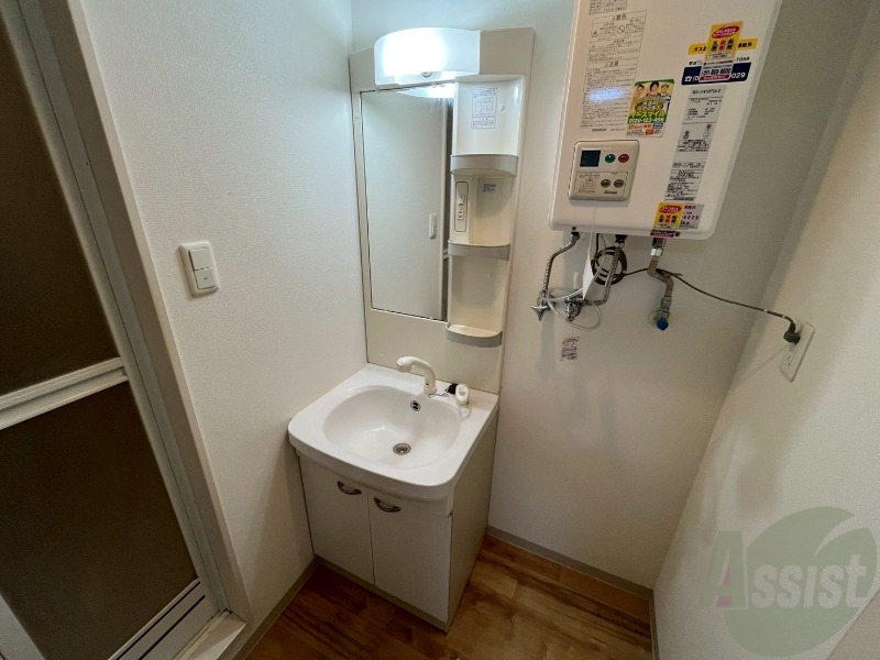 洗面設備　こちらに洗面台があります。朝の洗顔はこちらで。