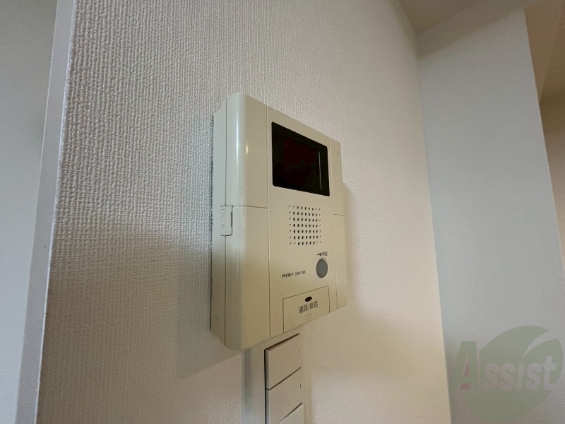 セキュリティ　モニター付きインターホンです。来客時も安心ですね。