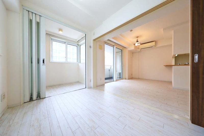 居室・リビング　こちらのリビングで趣味の時間をお楽しみください