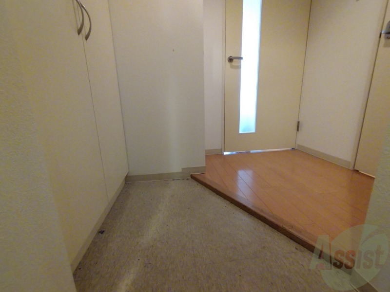 玄関　玄関の様子です。明るい印象ですね。気分もあがりそう。