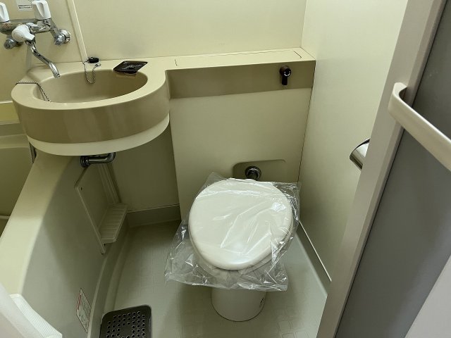 トイレ　浴室内にトイレがあります♪