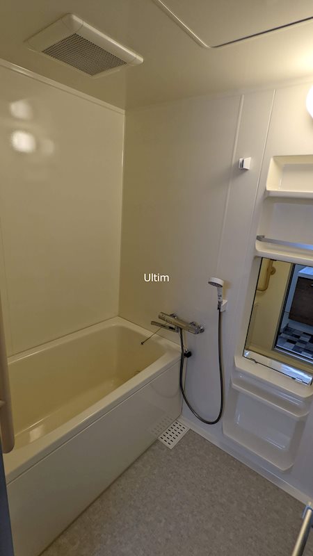 バス・シャワールーム　※同タイプの他のお部屋です