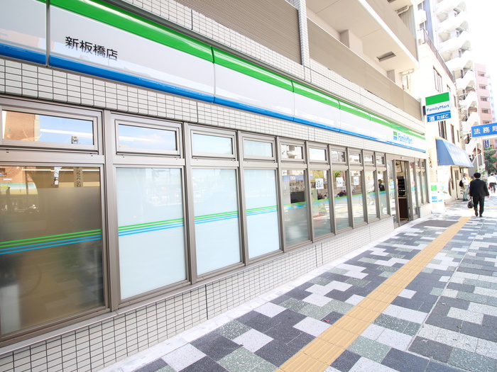 コンビニ　ファミリーマート（コンビニ）まで0m