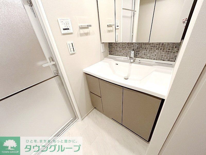 洗面設備　お部屋探しは株式会社　タウンハウジング　までお気軽にお問合…