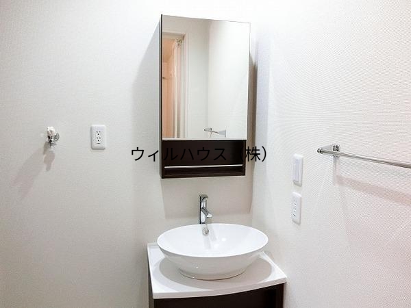 洗面設備　オシャレな洗面台！