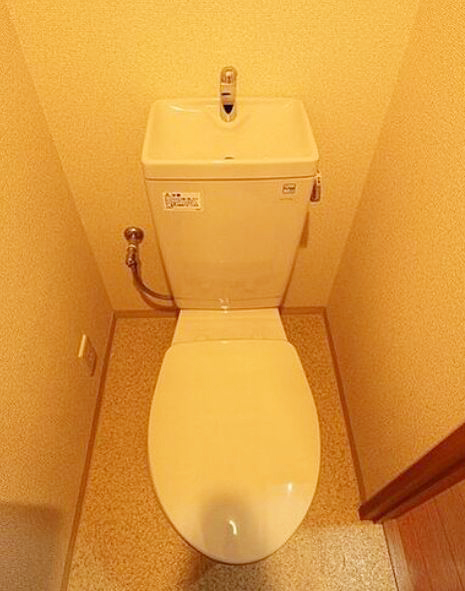 トイレ　★コンセント有、温水洗浄便座取り付け可能★