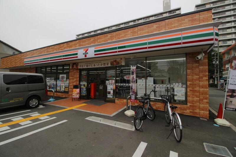 コンビニ　セブンイレブン 大阪古市3丁目店（コンビニ）まで318m