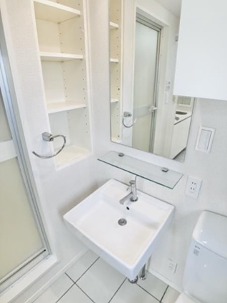 洗面設備　※同仕様写真含む