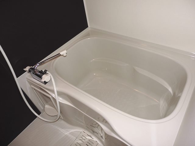 バス・シャワールーム　浴室乾燥機付きで便利です！