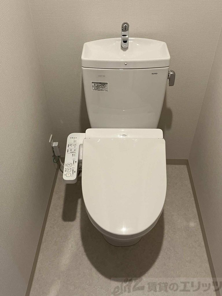 トイレ　下駄箱