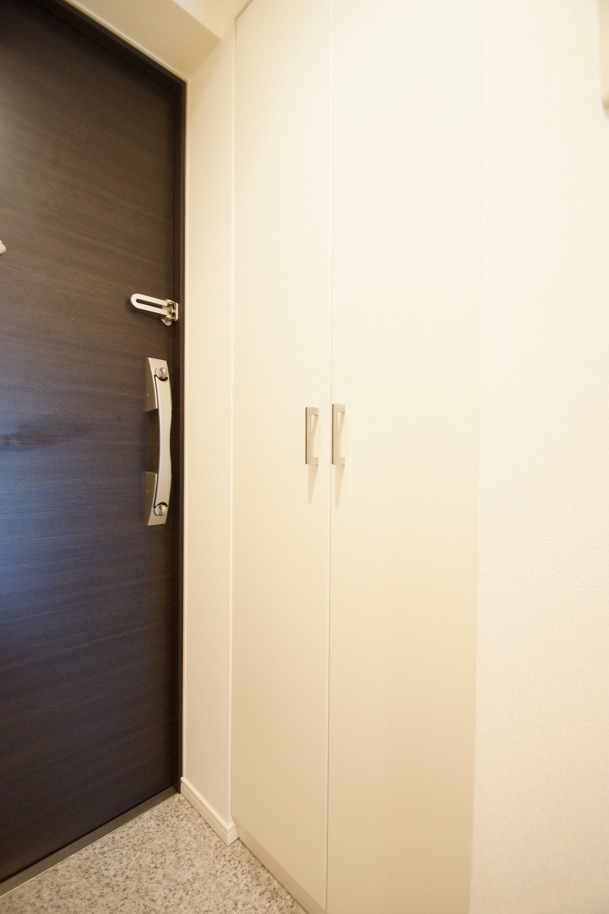 玄関　シューズボックスのある玄関