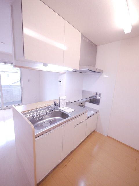 キッチン　★広いキッチンスペースです★