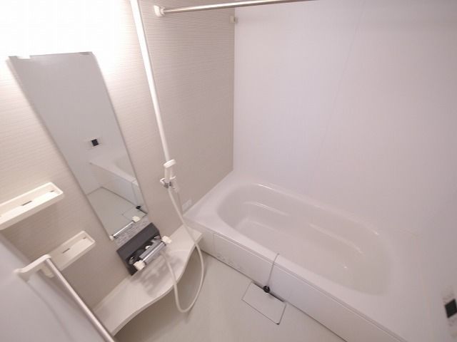 バス・シャワールーム　★明るいバスルームです★