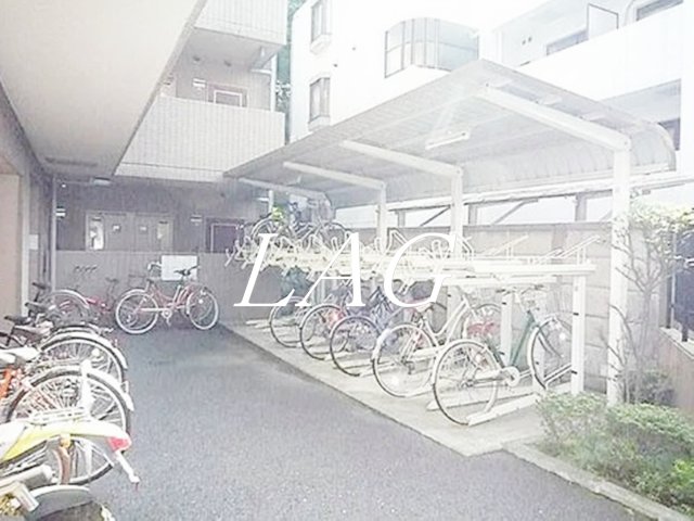 その他共有部分　駐輪場になります。