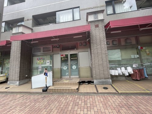 幼稚園・保育園　コスモス西麻布保育園（幼稚園・保育園）まで342m