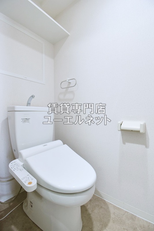 トイレ　温水洗浄便座付き