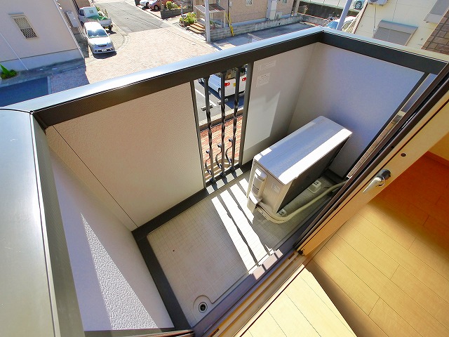 バルコニー　お洗濯にも便利なバルコニー付き