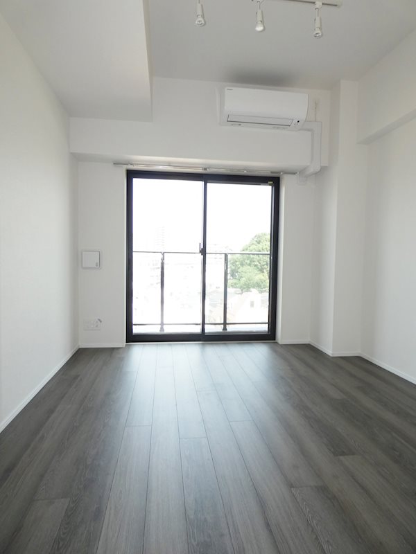 居室・リビング　室内写真は同タイプ別号室です