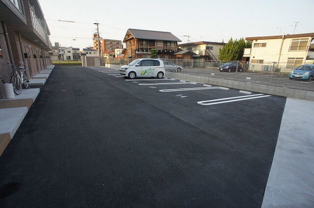 駐車場　駐車場
