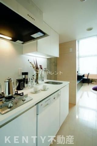 キッチン　コンパクトなキッチンで掃除もラクラク