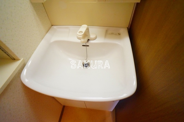 洗面設備　身支度に欠かせない独立洗面台♪