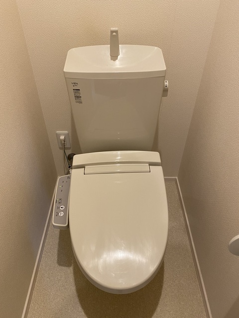 トイレ　シャワートイレ完備