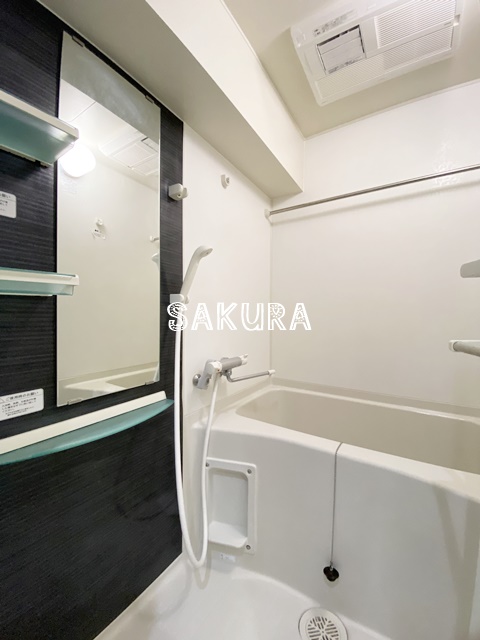 バス・シャワールーム　雨の日でも安心の浴室乾燥機付きです♪