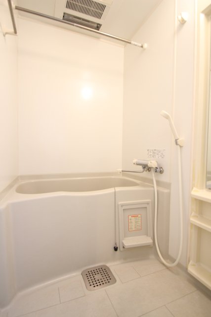 バス・シャワールーム　同物件別号室の写真です。