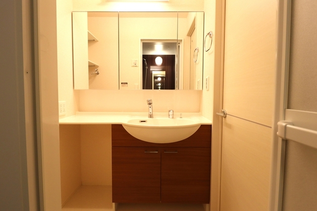 洗面設備　洗髪洗面化粧台