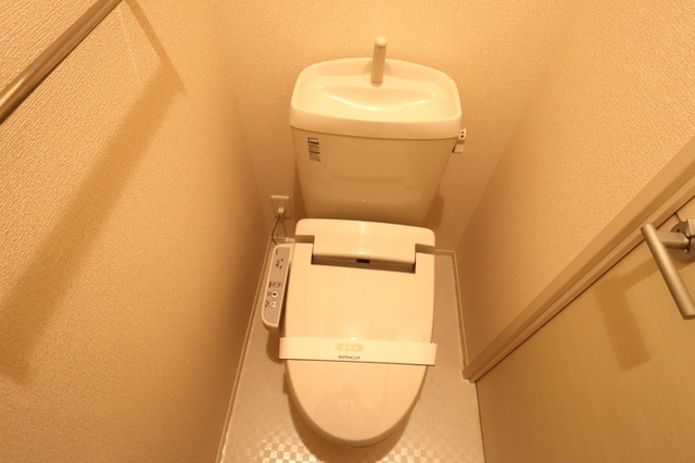 トイレ　温水洗浄暖房便座