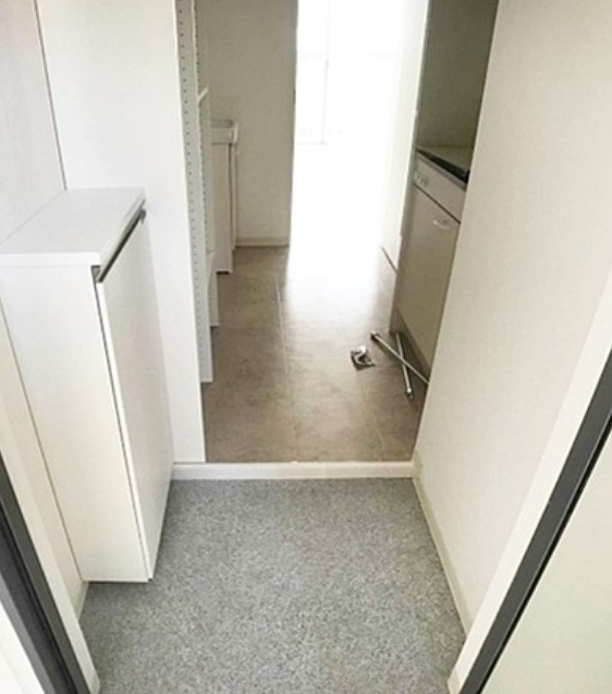 玄関　別部屋参考写真となります