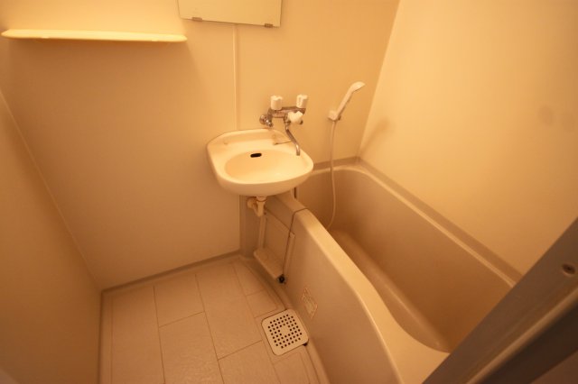 バス・シャワールーム　別部屋参考写真