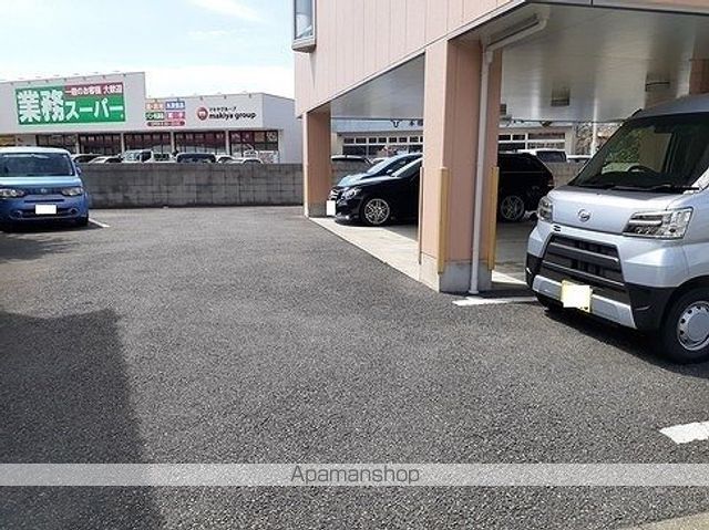 駐車場　駐車場