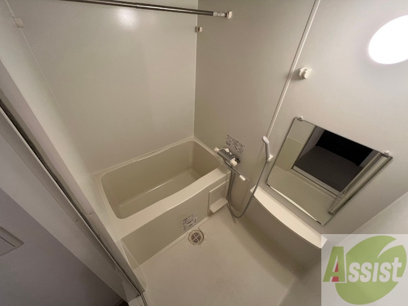 バス・シャワールーム　お風呂になります。一日の疲れを癒してくださいね。