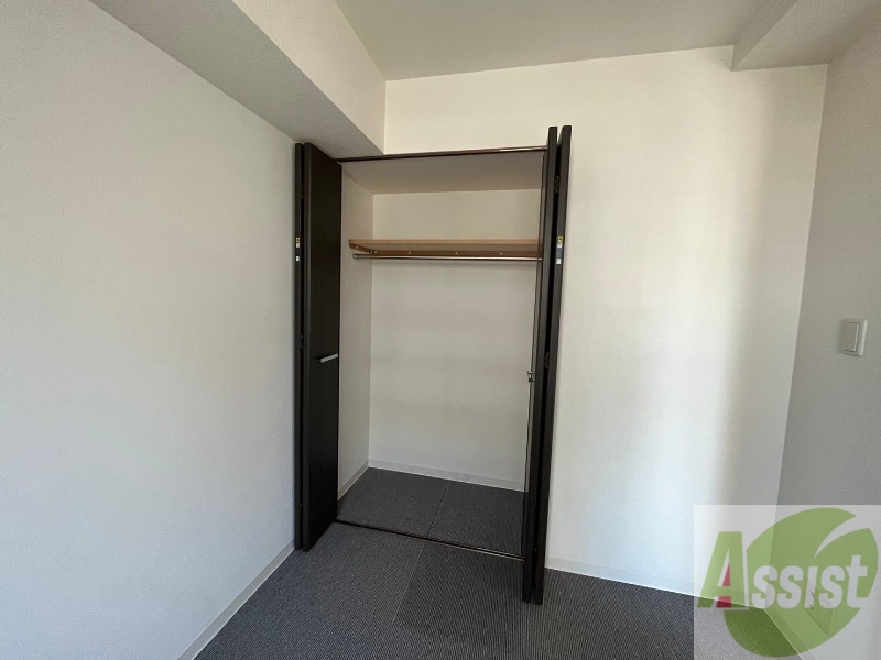 収納　寝室の収納です。部屋がすっきり片付きます。