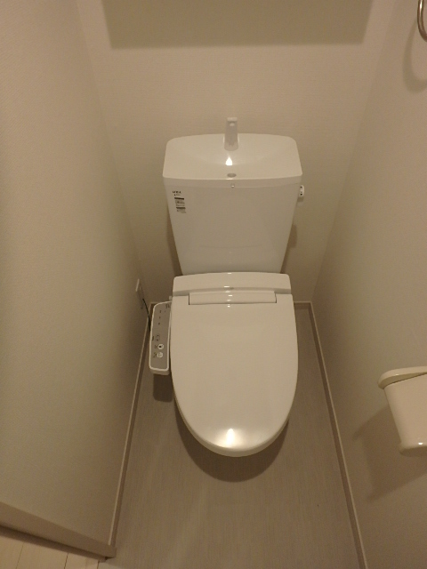 トイレ　シャワートイレ完備