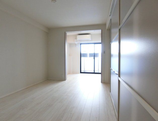 居室・リビング　☆明るい居間☆