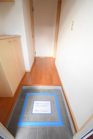 玄関　反転タイプの写真です