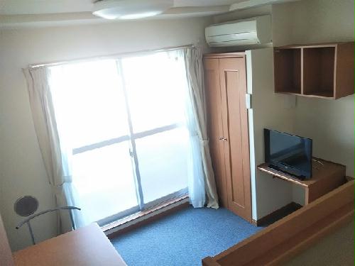 居室・リビング　床仕様は部屋により異なります。