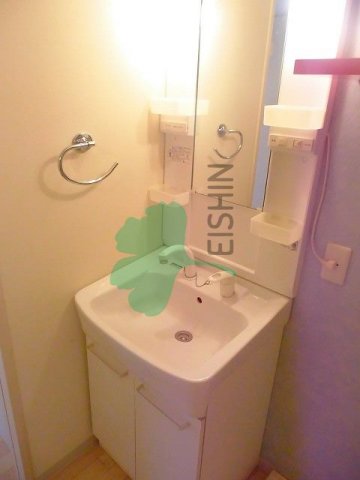 洗面設備　シンプルで使いやすい洗面台です！