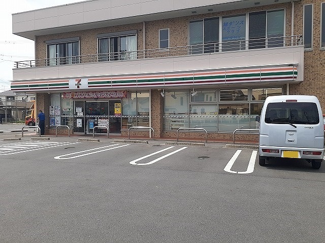 コンビニ　セブンイレブン碧南照光町店（コンビニ）まで746m