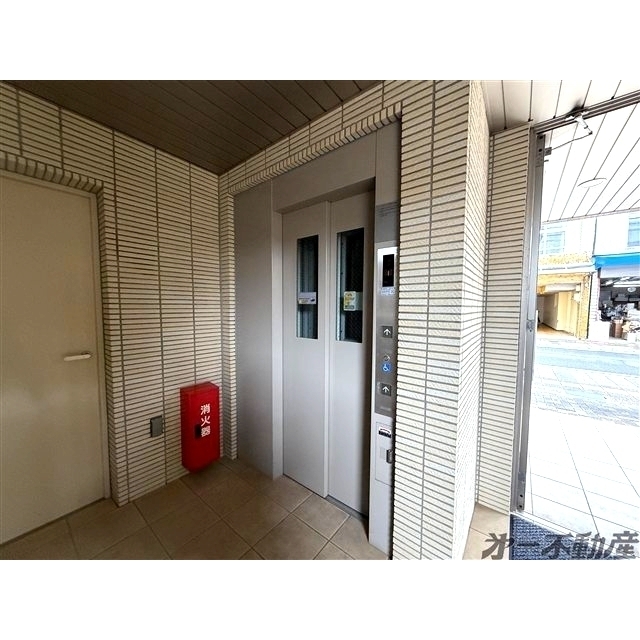 ロビー　エレベーター