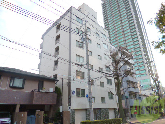 建物外観　新神戸駅まで徒歩３分の場所にあります。