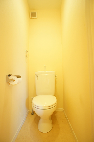 トイレ　落ち着いた色調のトイレです♪