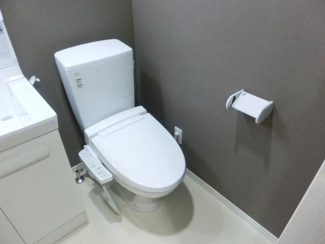 トイレ　温水洗浄便座付き