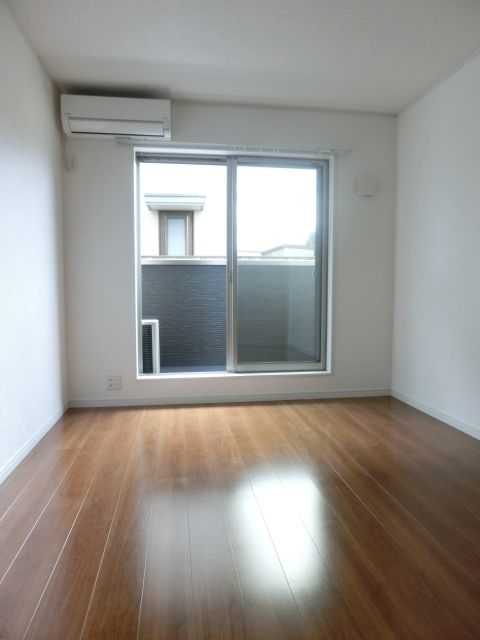 居室・リビング　フローリング張りの居室