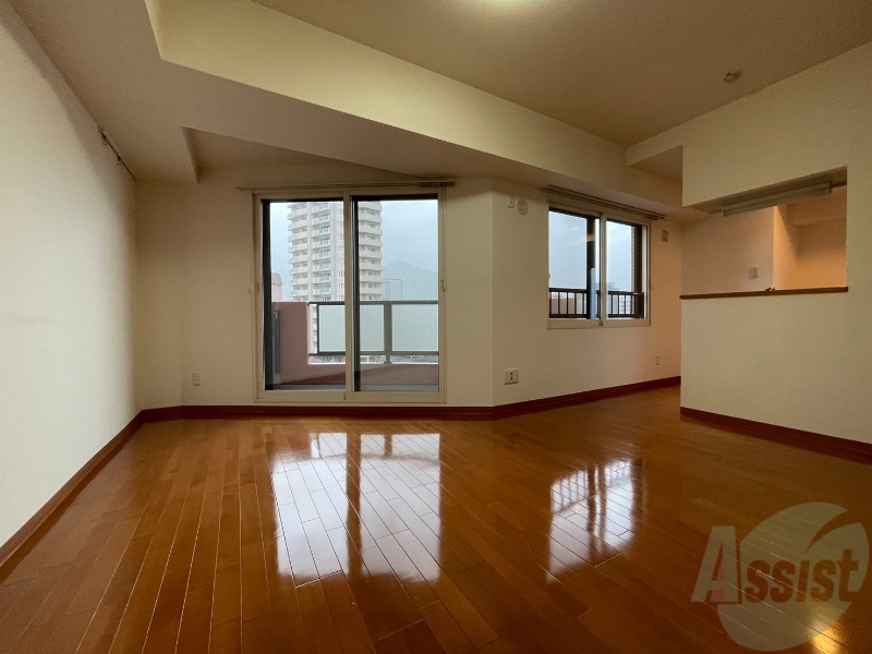 居室・リビング　広くてキレイなお部屋が広がっていて、充実した生活が送れそう。