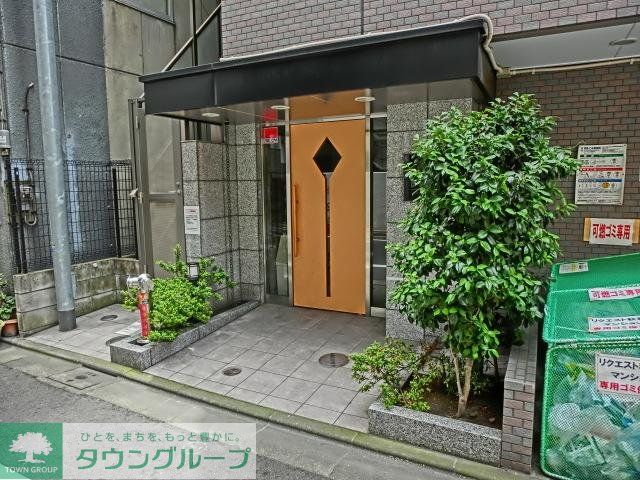 建物外観　★管理の行き届いたエントランス周りです★