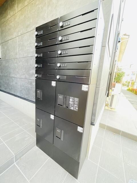 その他共有部分　外出時もお荷物の受け取り可能な宅配ＢＯＸ付です♪
