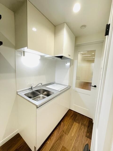 キッチン　キッチンは収納付！調理器具など必要な物を収納できます☆